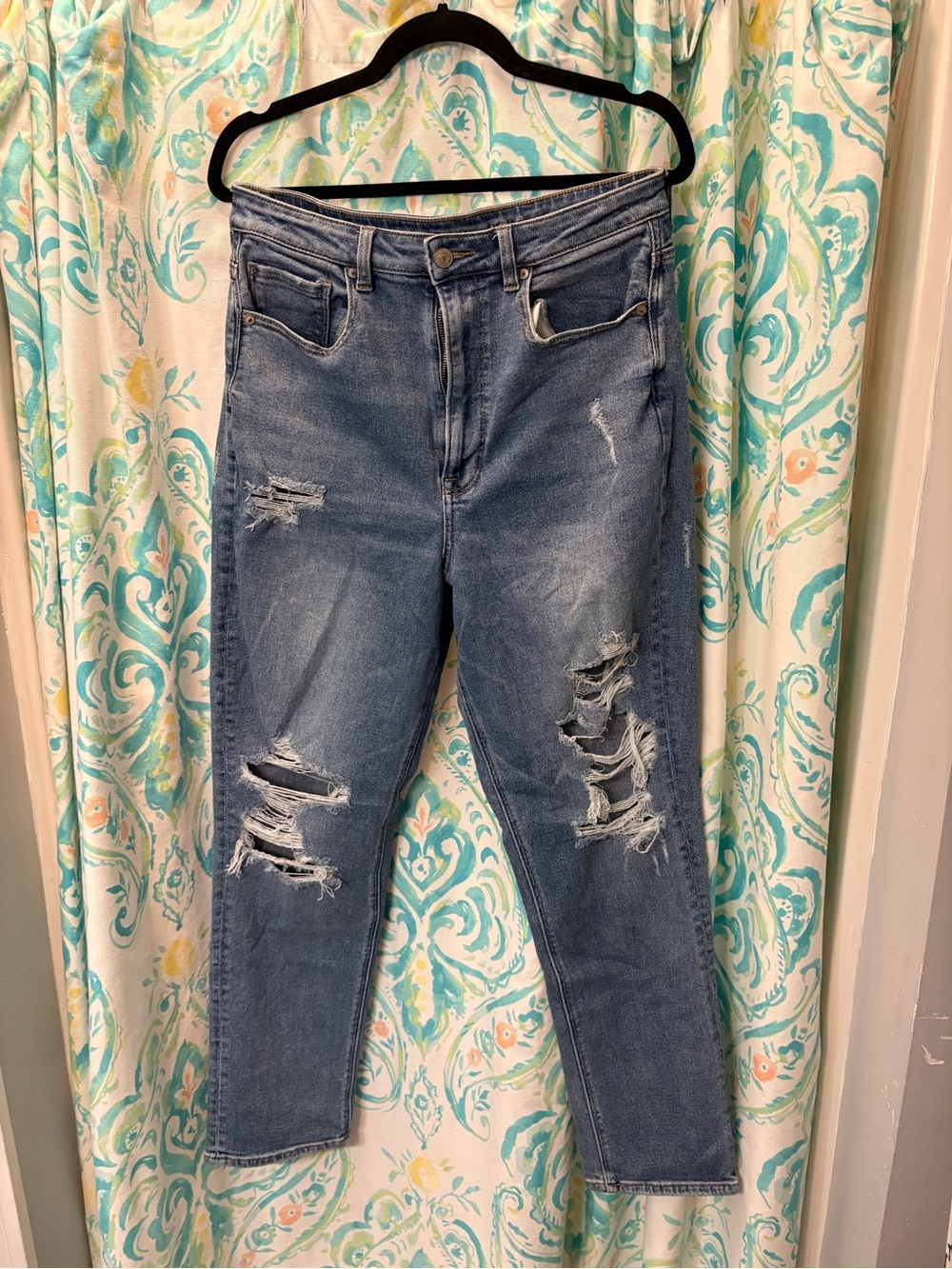 American Eagle Outfitters Women's Highest Rise Mom Jean 12 L